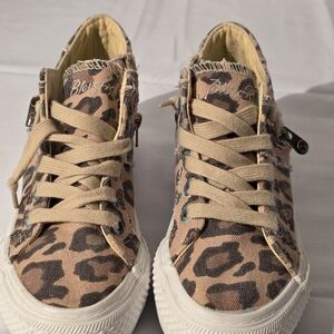 Blowfish Malibu Leopard Print Women's Sneakers. Sz 6